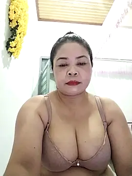 Baby-bigtits2024 online show from 03.11.25