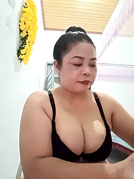 Baby-bigtits2024 online show from 03.12.25