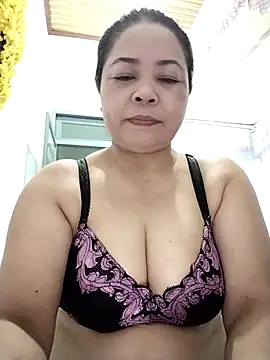 Baby-bigtits2024 online show from 09.08.25