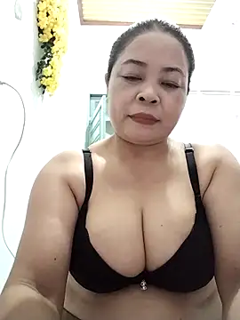 Baby-bigtits2024 online show from 09.10.25