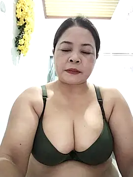 Baby-bigtits2024 online show from 09.24.25