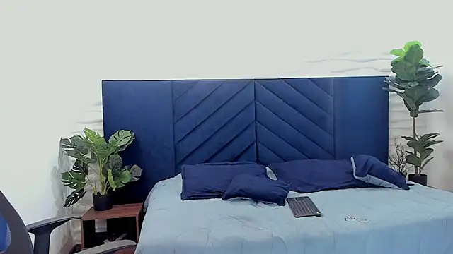 Georgina Palacios  online show from 02.20.25