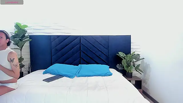 Georgina Palacios  online show from 02.24.25