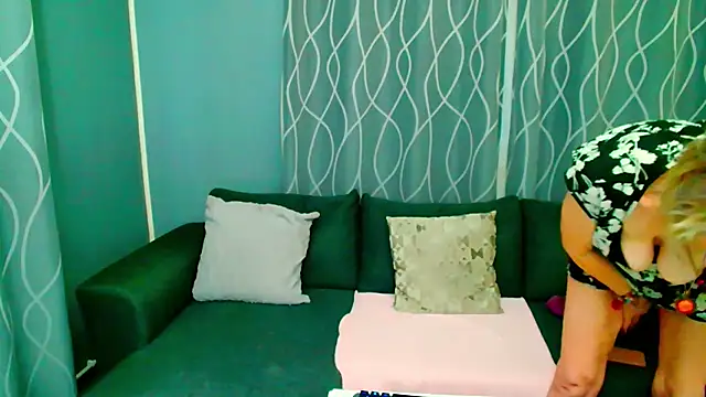 Snapshot of adeleadison chatting on 02.02.26 adeleadison online show from 02.02.26