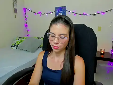 Snapshot of veronicamiller22 chatting on 11.09.25 veronicamiller22 online show from 11.09.25