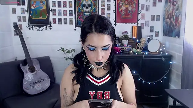 Snapshot of Nyx_Blackmoon chatting on 02.19.25 Nyx Blackmoon online show from 02.19.25