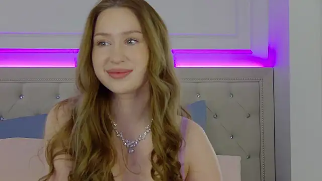 Jackie White  online show from 10.11.25