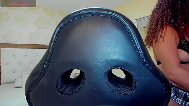 Snapshot of MELINAMARTINS chatting on 02.15.25 MELINAMARTINS online show from 02.15.25