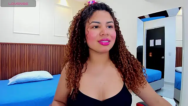 Snapshot of MELINAMARTINS chatting on 02.20.25 MELINAMARTINS online show from 02.20.25
