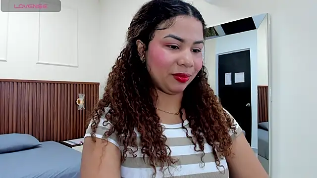 Snapshot of MELINAMARTINS chatting on 02.28.25 MELINAMARTINS online show from 02.28.25