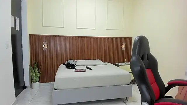 MELINAMARTINS online show from 09.23.25