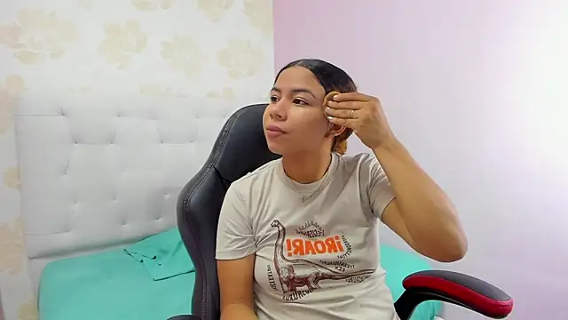 MELINAMARTINS online show from 01.08.26