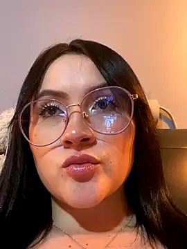 ValentinaOrtiz3 online show from 10.18.25