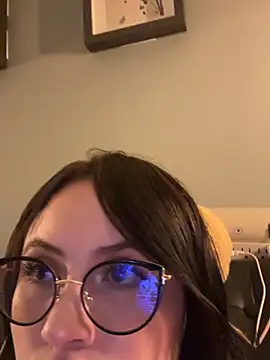 Snapshot of ValentinaOrtiz3 chatting on 04.29.26 ValentinaOrtiz3 online show from 04.29.26