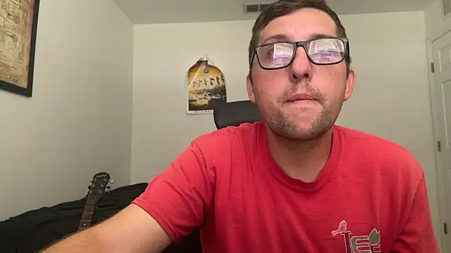 Snapshot of Milflover96 chatting on 09.23.25 Milflover96 online show from 09.23.25