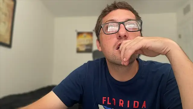 Snapshot of Milflover96 chatting on 10.20.25 Milflover96 online show from 10.20.25