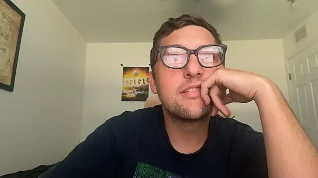 Snapshot of Milflover96 chatting on 10.29.25 Milflover96 online show from 10.29.25