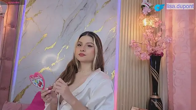 Snapshot of LissaDupont chatting on 09.16.25 LissaDupont online show from 09.16.25