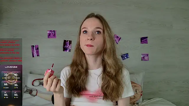 Snapshot of b4by_Emilia chatting on 09.17.25 b4by Emilia online show from 09.17.25