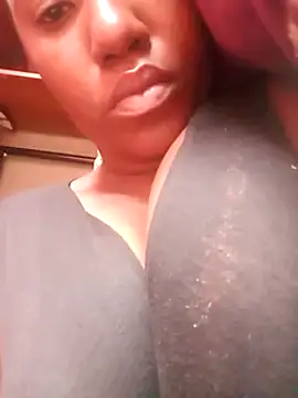 Coco Nile online show from 02.14.25