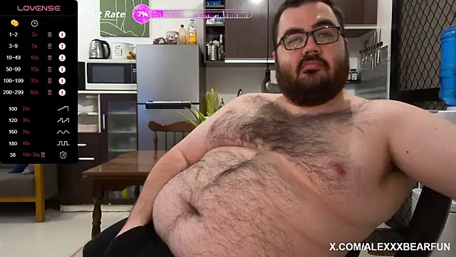 Snapshot of alexxxbear chatting on 09.26.25 alexxxbear online show from 09.26.25