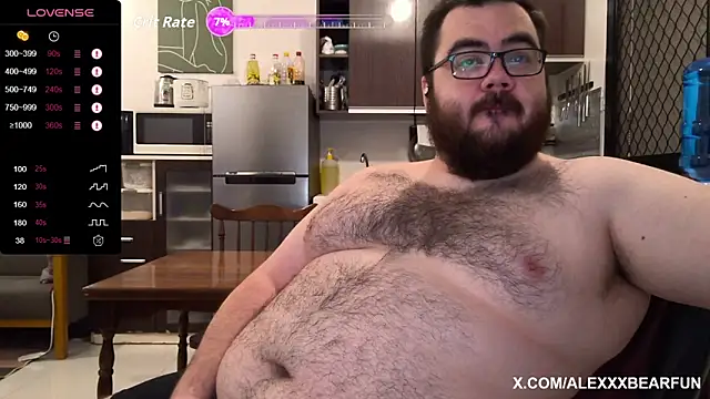 Snapshot of alexxxbear chatting on 10.18.25 alexxxbear online show from 10.18.25