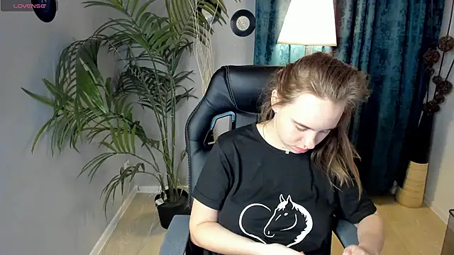 Lika 0ne online show from 10.16.25