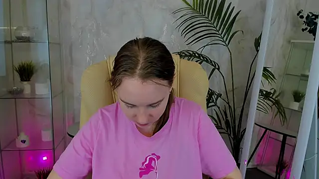 Lika 0ne online show from 04.17.26