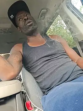 Snapshot of birdg chatting on 10.02.25 birdg online show from 10.02.25