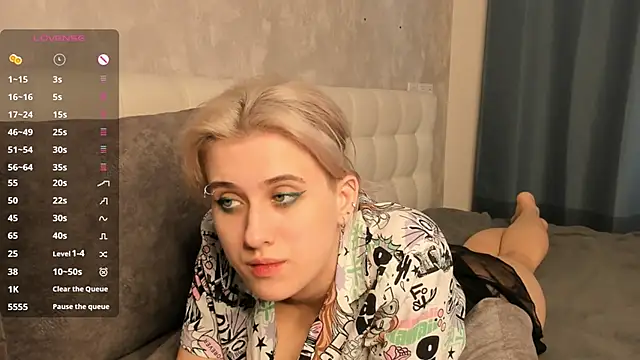 Snapshot of ConstanceBails chatting on 02.20.25 ConstanceBails online show from 02.20.25