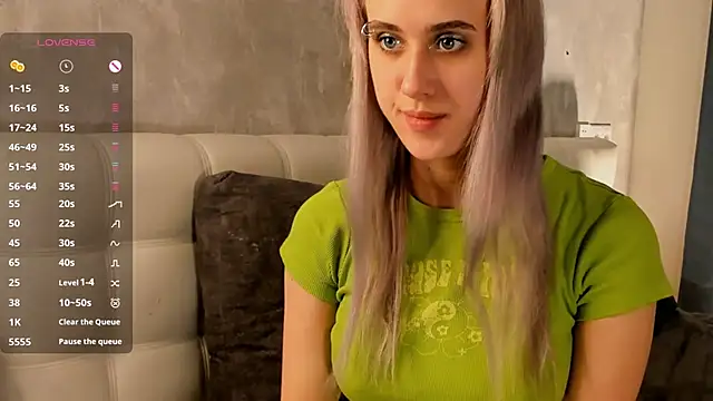 Snapshot of ConstanceBails chatting on 02.23.25 ConstanceBails online show from 02.23.25