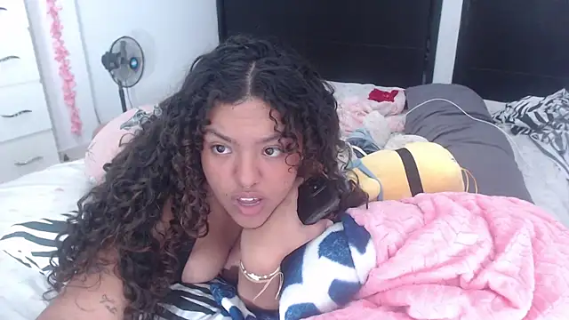 Snapshot of Anitta_bell chatting on 02.13.25 Anitta bell online show from 02.13.25