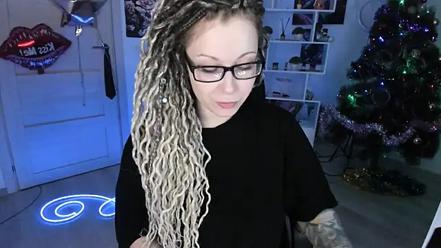 HoneySallyMoore online show from 01.10.26