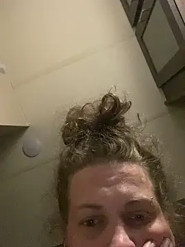 Snapshot of favoritestepsis chatting on 09.19.25 favoritestepsis online show from 09.19.25