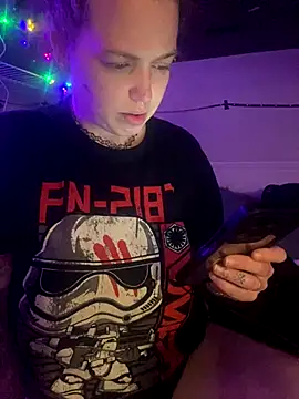 Snapshot of favoritestepsis chatting on 09.21.25 favoritestepsis online show from 09.21.25