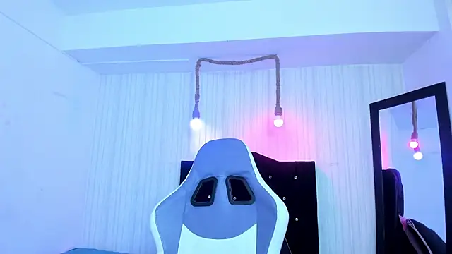 Snapshot of nicky_angel1 chatting on 10.27.25 nicky angel1 online show from 10.27.25