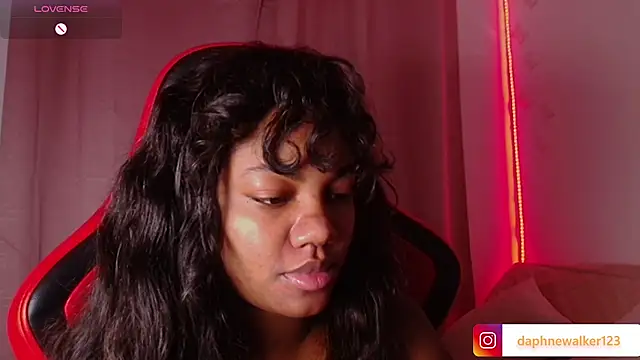 Daphnewalker   online show from 02.17.26