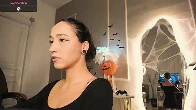 Snapshot of Smoke_of_soul_ chatting on 10.24.25 Smoke of soul  online show from 10.24.25