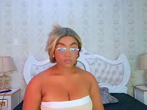 TianahGlow online show from 10.11.25