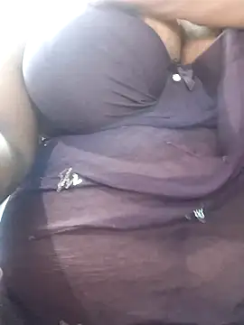 Snapshot of SX-JUHI chatting on 09.20.25 SX-JUHI online show from 09.20.25