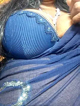 Snapshot of SX-JUHI chatting on 09.23.25 SX-JUHI online show from 09.23.25