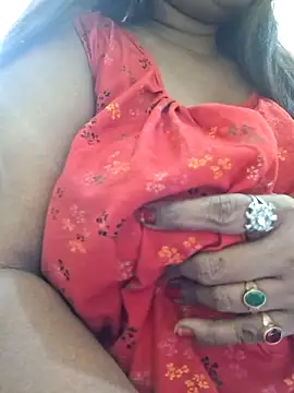 Snapshot of SX-JUHI chatting on 10.05.25 SX-JUHI online show from 10.05.25