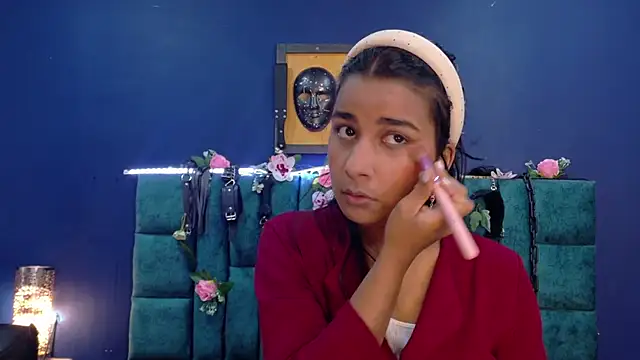 Snapshot of MariamLaraa chatting on 03.22.25 MariamLaraa online show from 03.22.25