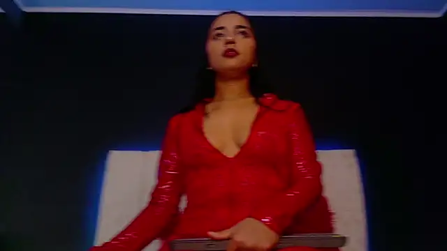 MariamLaraa online show from 10.17.25