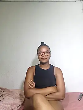 Snapshot of Kylie6lack chatting on 02.15.25 Kylie6lack online show from 02.15.25