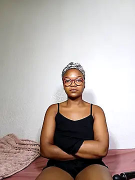 Snapshot of Kylie6lack chatting on 02.17.25 Kylie6lack online show from 02.17.25