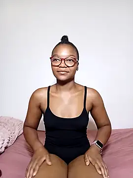 Snapshot of Kylie6lack chatting on 02.21.25 Kylie6lack online show from 02.21.25