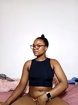 Snapshot of Kylie6lack chatting on 02.23.25 Kylie6lack online show from 02.23.25