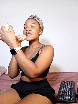 Snapshot of Kylie6lack chatting on 03.16.25 Kylie6lack online show from 03.16.25