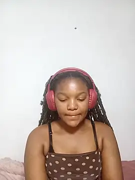 Snapshot of Kylie6lack chatting on 10.14.25 Kylie6lack online show from 10.14.25